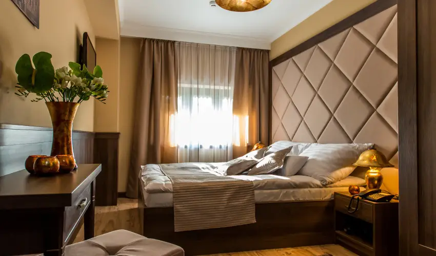 Koml Hotel Gyula - Pnksd (min. 2 j)