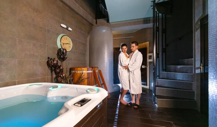 Koml Hotel Gyula - Pnksd (min. 2 j)