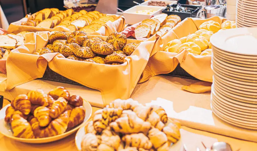 Koml Hotel Gyula - Pnksd (min. 2 j)