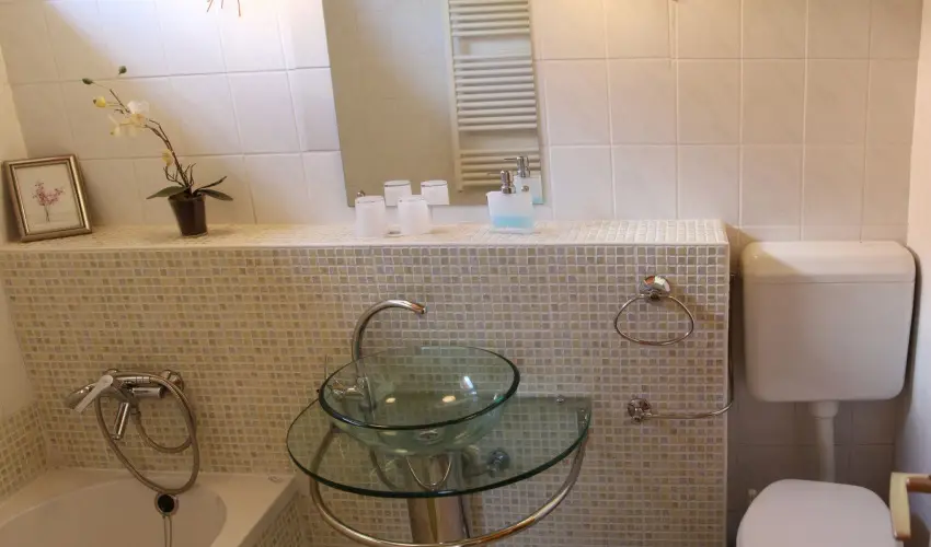 K�szeghegyalja Vend�gh�z Horv�tzsid�ny - P�nk�sd (min. 2 �j)