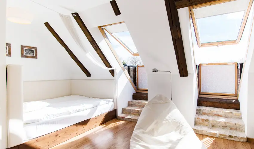 Kristly Imperial Hotel Tata - Pnksd