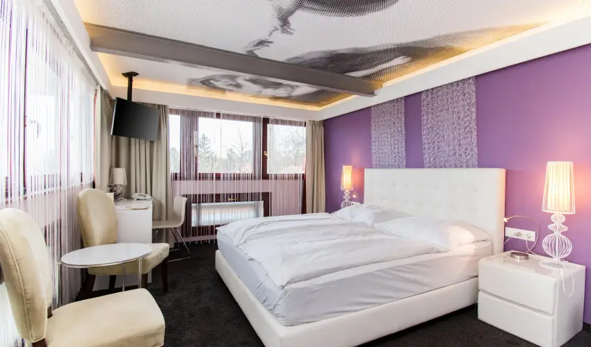 Kristly Imperial Hotel Tata - Pnksd