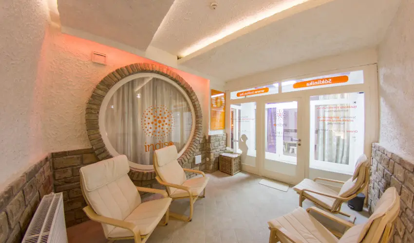 Kristly Imperial Hotel Tata - Pnksd