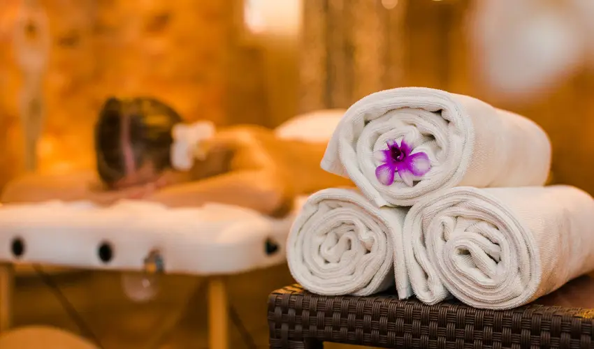 Kristly Imperial Hotel Tata - Pnksd