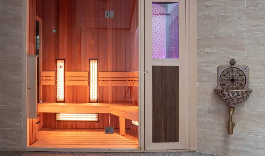 Kristly Imperial Hotel Tata - Pnksd