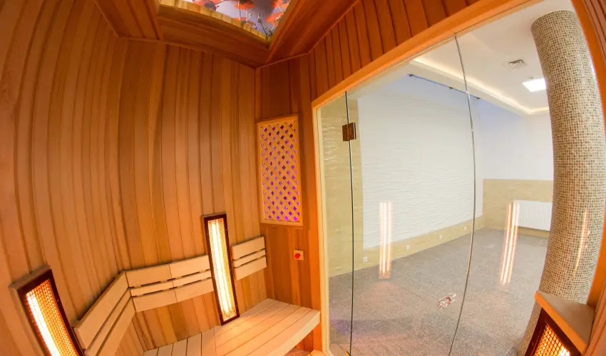 Kristly Imperial Hotel Tata - Pnksd