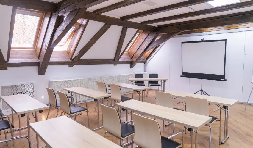 Kristly Imperial Hotel Tata - Pnksd