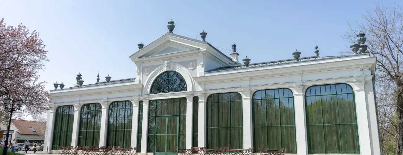 Kristly Imperial Hotel Tata - Pnksd