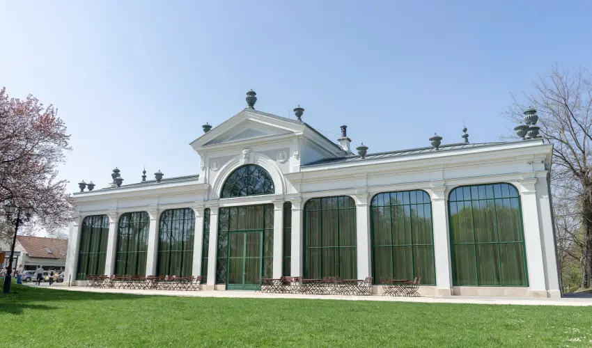 Kristly Imperial Hotel Tata - Pnksd