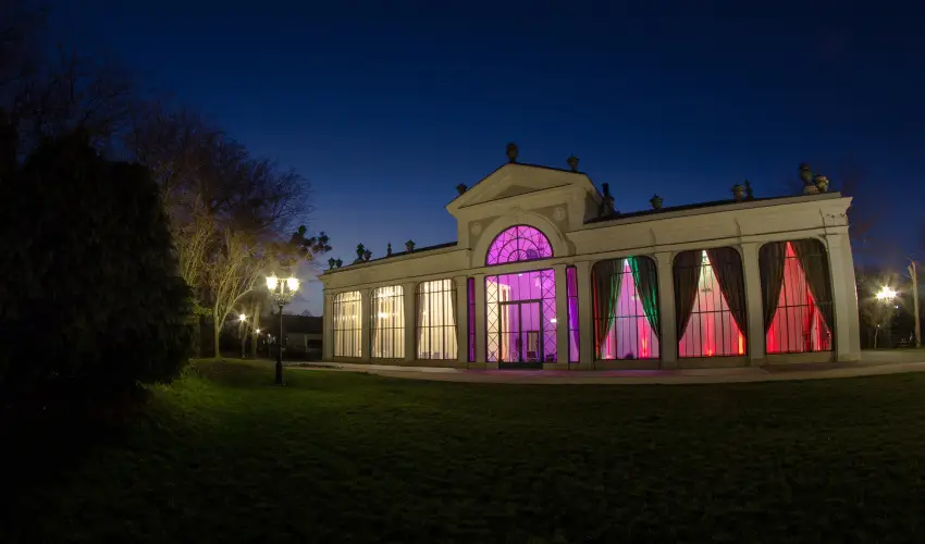 Kristly Imperial Hotel Tata - Pnksd