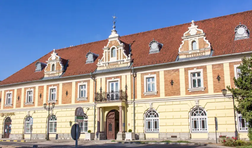 Kristly Imperial Hotel Tata - Pnksd