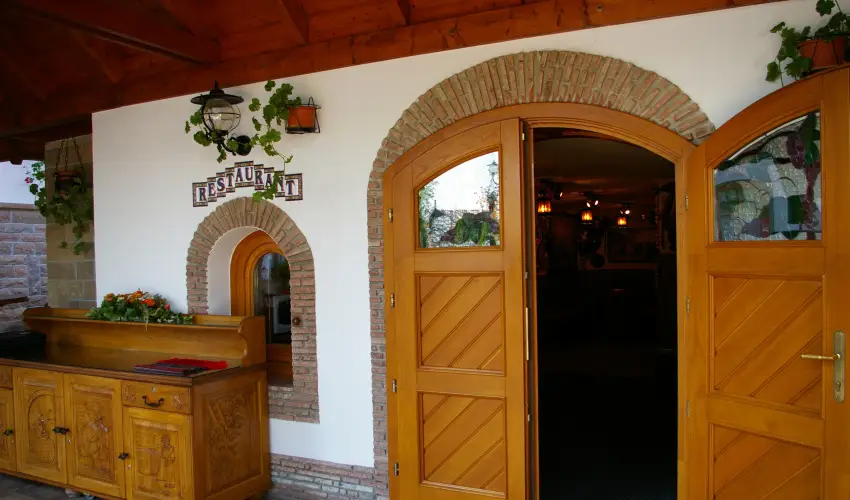 Kulacs Csrda & Panzi Eger - Pnksd (min. 2 j)