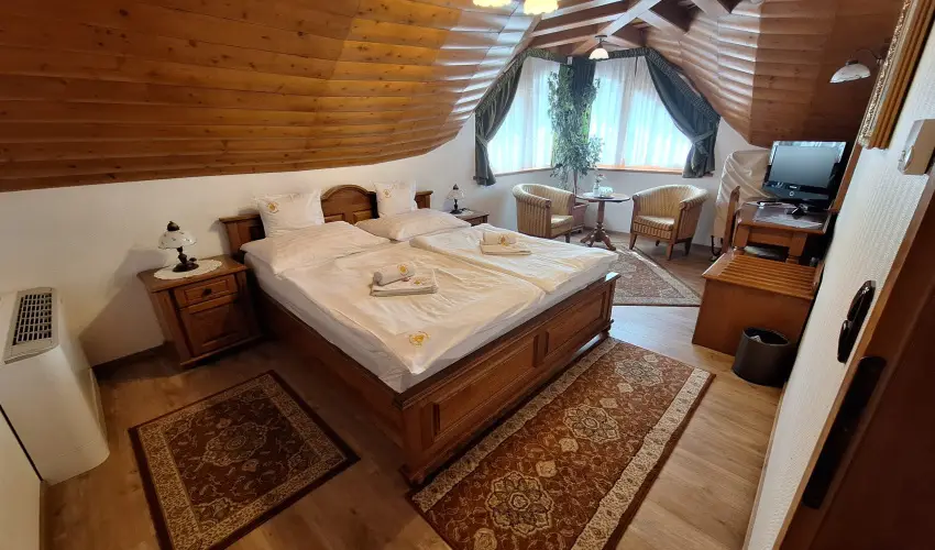 Kulacs Csrda & Panzi Eger - Pnksd (min. 2 j)