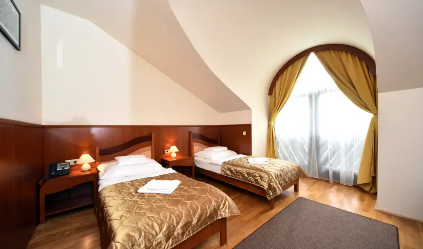 Hotel Kumnia Kisjszlls - Pnksd