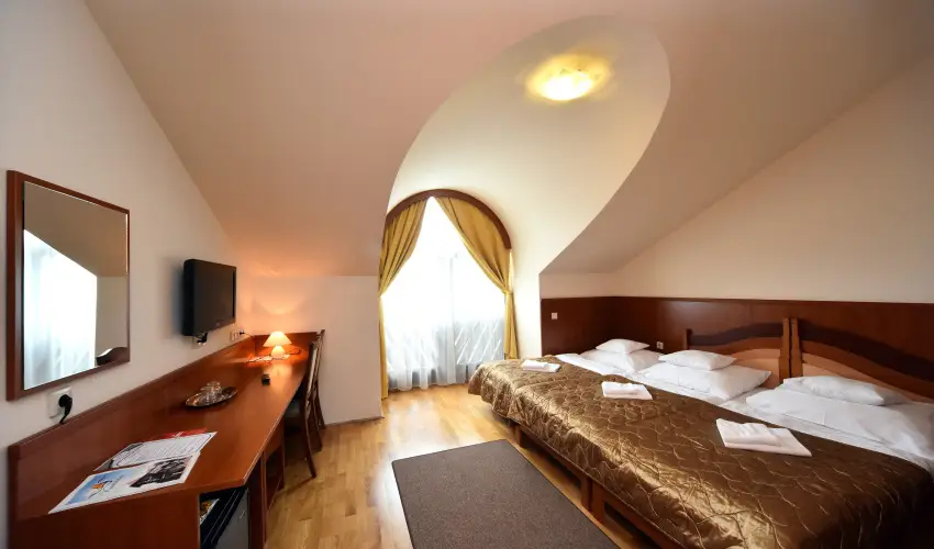 Hotel Kumnia Kisjszlls - Pnksd