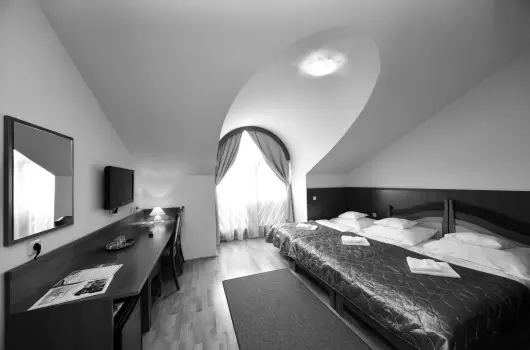 Hotel Kumnia - Pnksd