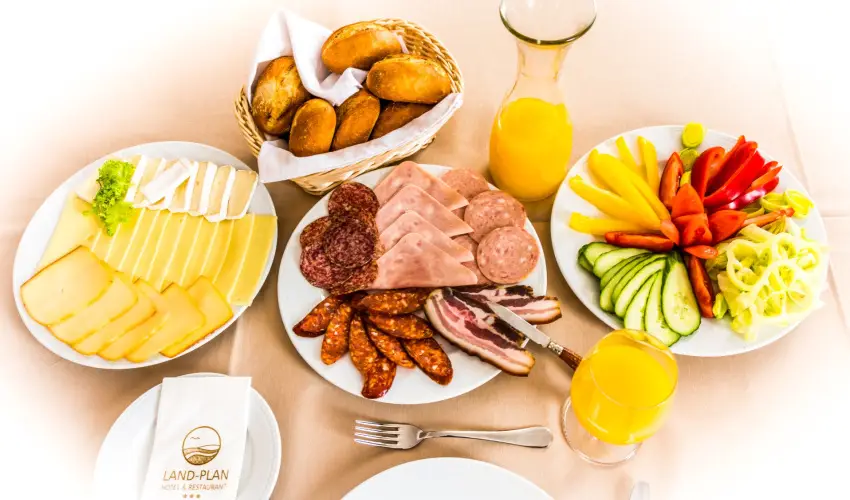 Land-Plan Hotel & Restaurant T�lt�stava - P�nk�sd 