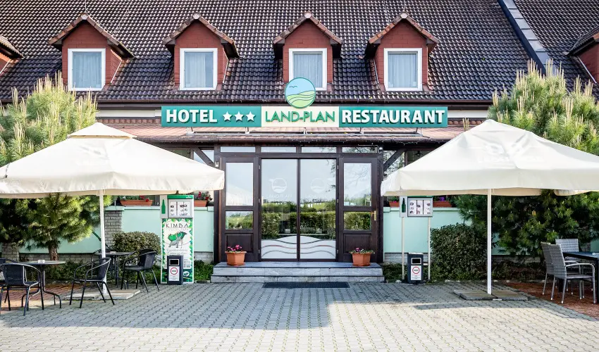 Land-Plan Hotel & Restaurant T�lt�stava - P�nk�sd 