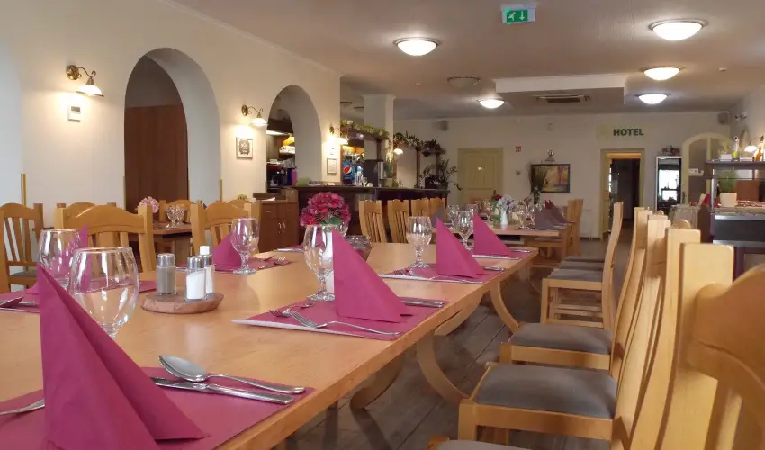 Land-Plan Hotel & Restaurant T�lt�stava - P�nk�sd 