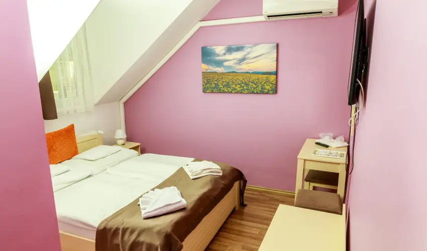 Land-Plan Hotel & Restaurant T�lt�stava - P�nk�sd 