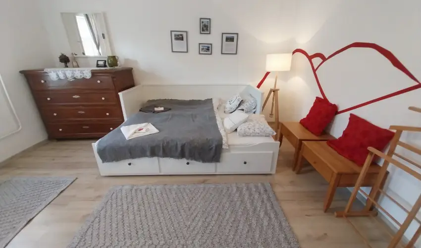 Lank�s Vend�gh�z Holl�k� - P�nk�sd