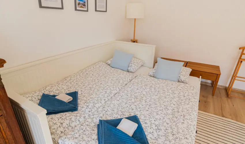 Lank�s Vend�gh�z Holl�k� - P�nk�sd