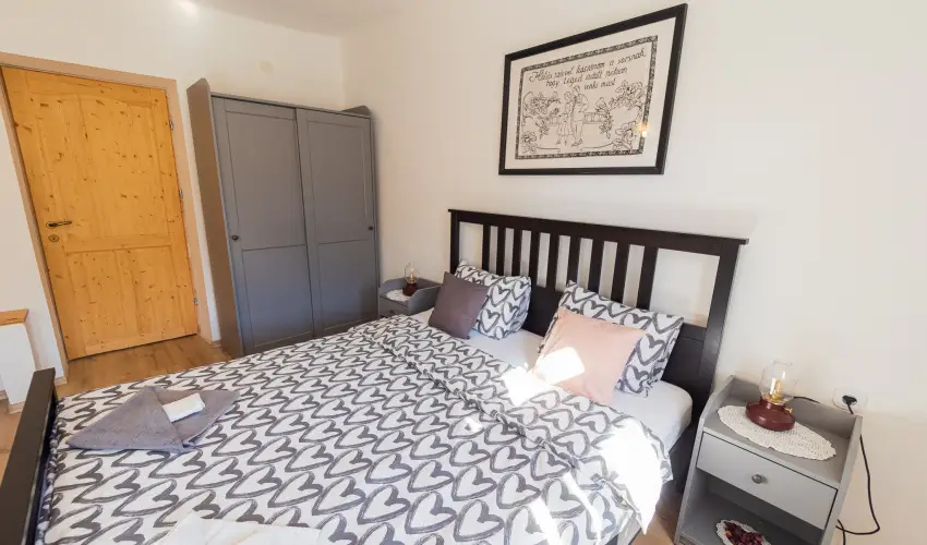 Lank�s Vend�gh�z Holl�k� - P�nk�sd