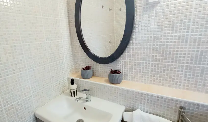 Lank�s Vend�gh�z Holl�k� - P�nk�sd