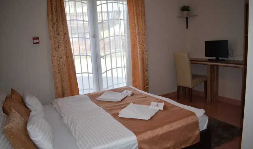 Libra Hotel Veresegyh�z - P�nk�sdi lazul�s a Libr�ban (1 �jt�l)