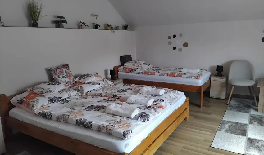 Lilla Apartmanh�zak Szilv�sv�rad - P�nk�sd (min. 3 �j)