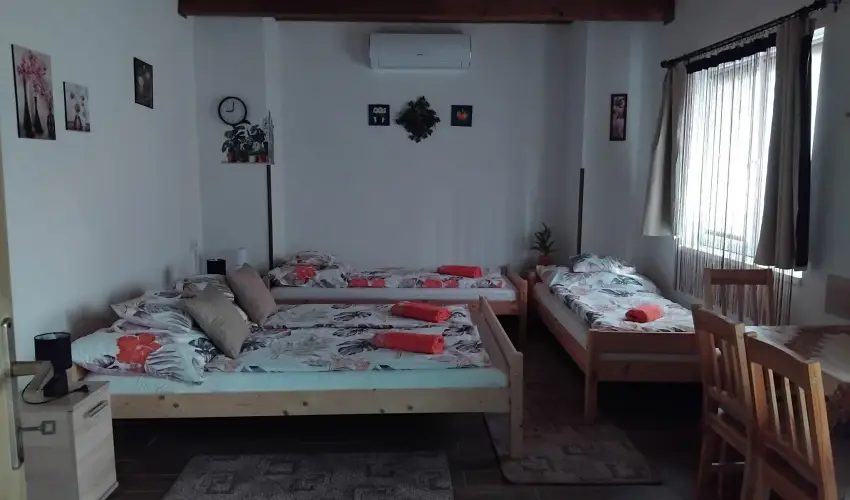 Lilla Apartmanh�zak Szilv�sv�rad - P�nk�sd (min. 3 �j)