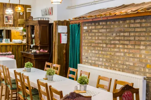 Lipicai Hotel - Pnksd