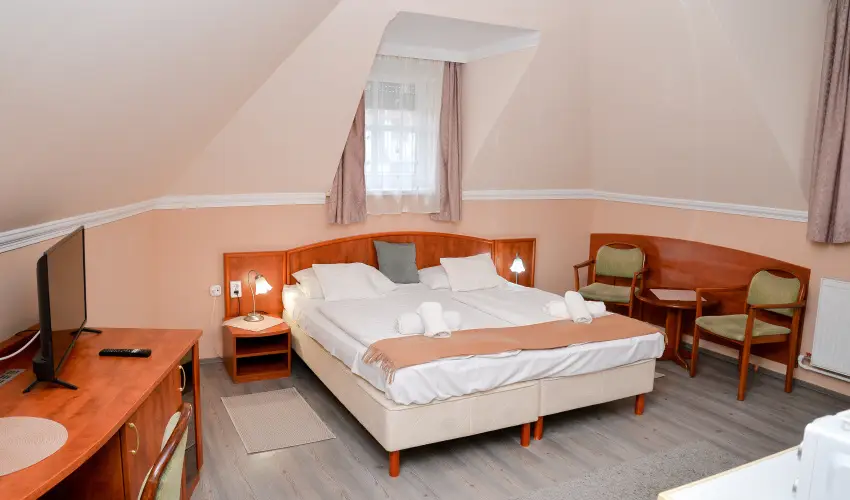 Major Panzi� & �tterem Hajd�szoboszl� - P�nk�sd (min. 2 �j)