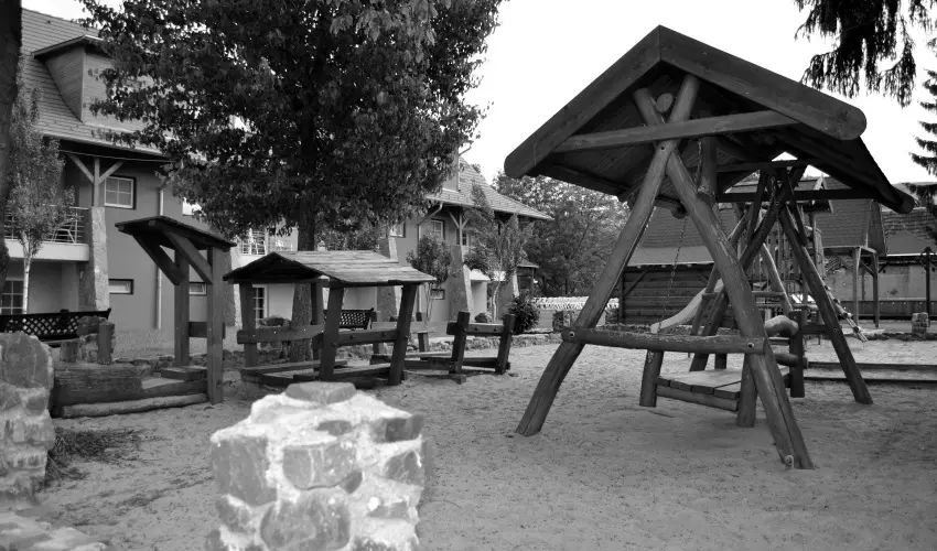 Malomkert Hotel Nagyb�rzs�ny - P�nk�sd (min. 2 �j)