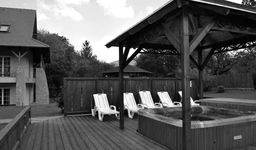 Malomkert Hotel Nagyb�rzs�ny - P�nk�sd (min. 2 �j)