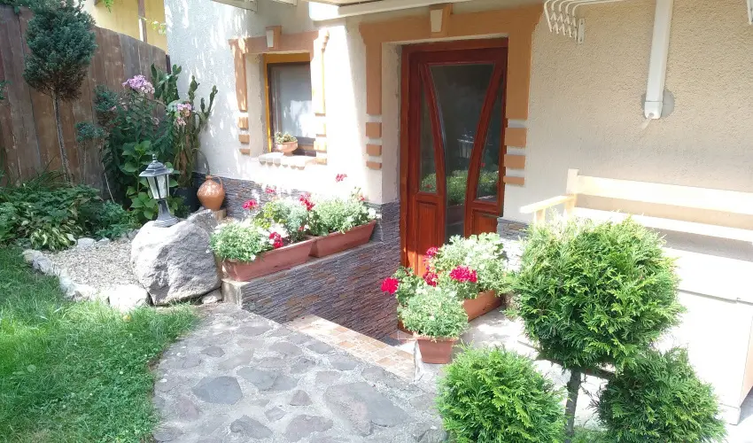 Margar�ta Panzi� S�rospatak - P�nk�sd (min. 2 �j)