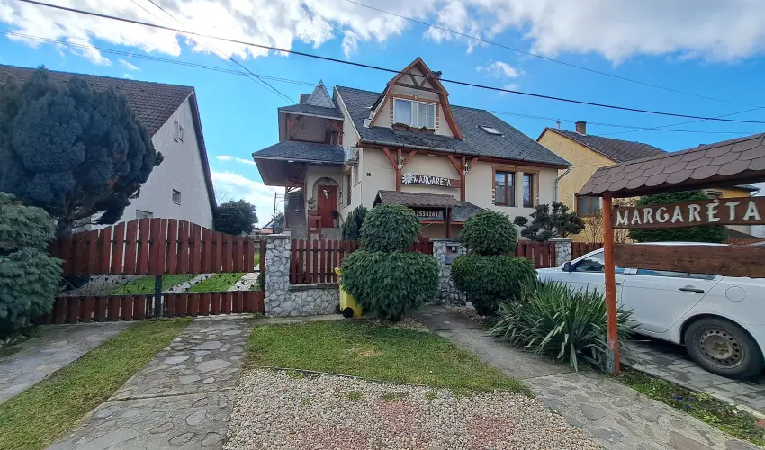 Margar�ta Panzi� S�rospatak - P�nk�sd (min. 2 �j)