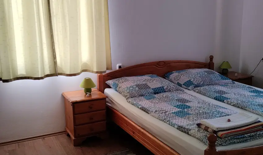 Mrki Vendghz Mrk - Pnksd (min. 2 j)