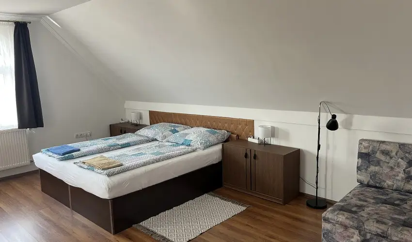 M�rk�i Vend�gh�z - kapu a Bakonyra M�rk� - P�nk�sd (min. 2 �j)