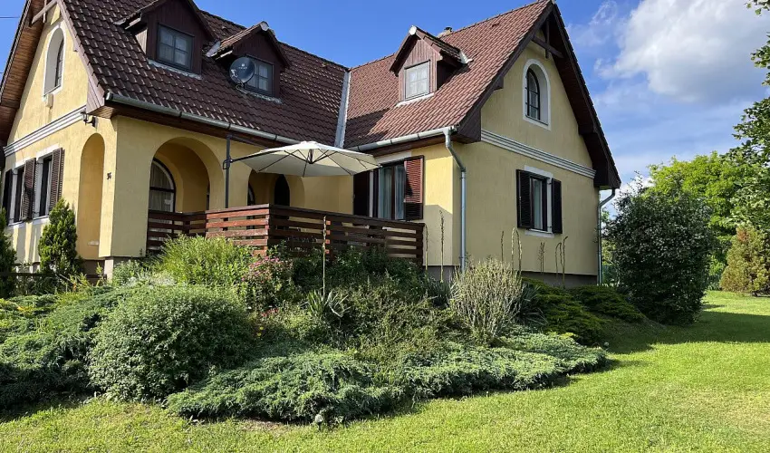 M�rk�i Vend�gh�z - kapu a Bakonyra M�rk� - P�nk�sd (min. 2 �j)