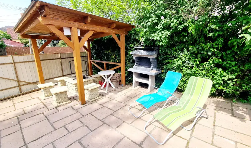 Mary Apartman Hajd�szoboszl� - P�nk�sd (min. 2 �j)