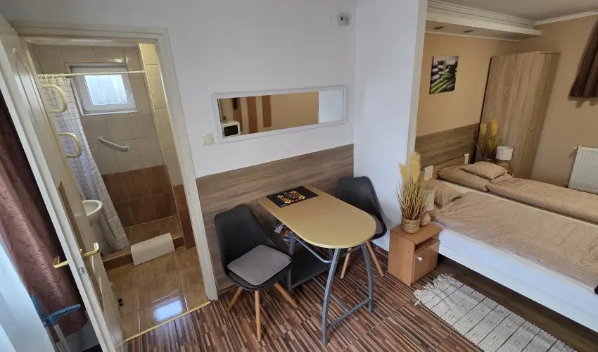 Mary Apartman Hajd�szoboszl� - P�nk�sd (min. 2 �j)