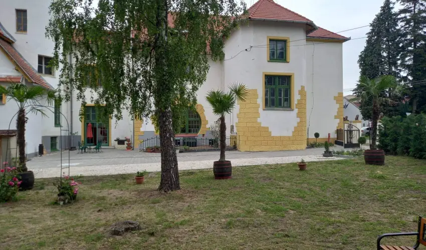 Meller Kastly Villa Csurg - Pnksd (min. 2 j)