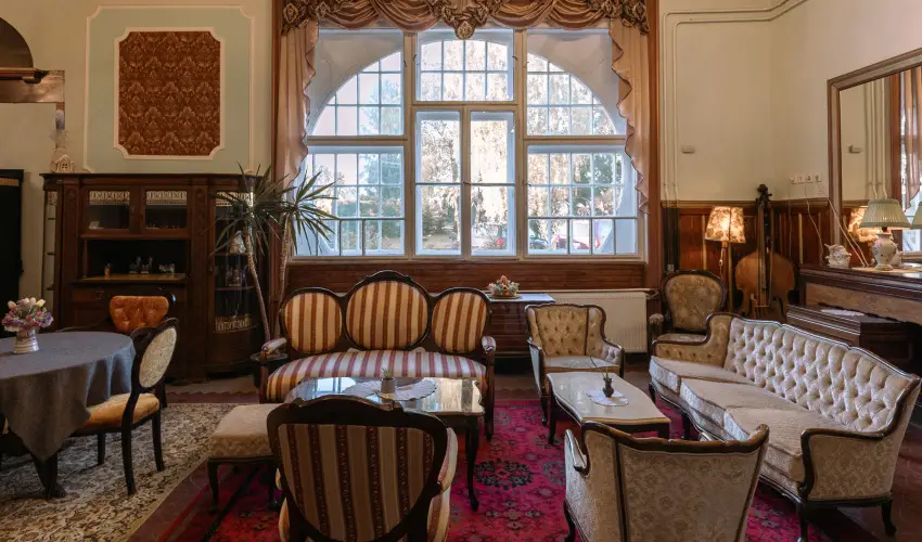 Meller Kastly Villa Csurg - Pnksd (min. 2 j)