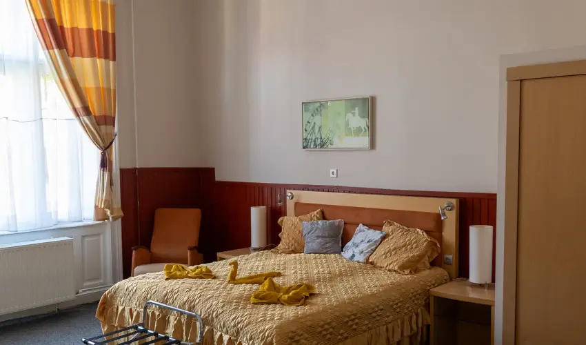 Meller Kastly Villa Csurg - Pnksd (min. 2 j)