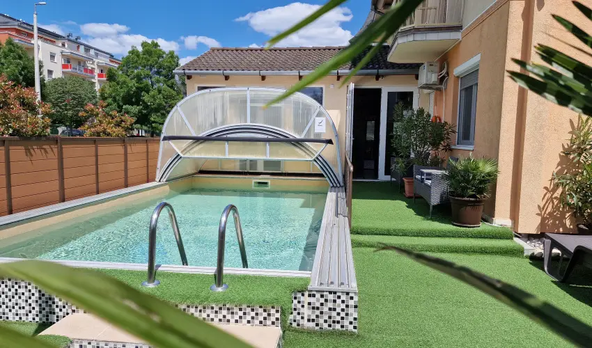 Napsug�r Apartmanh�z Si�fok - P�nk�sd (min. 2 �j)