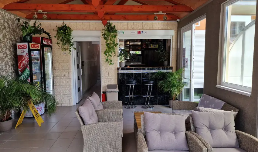 Napsug�r Apartmanh�z Si�fok - P�nk�sd (min. 2 �j)