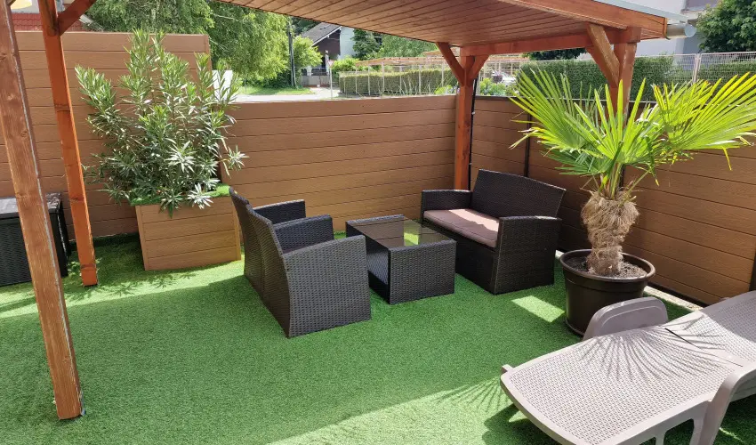 Napsug�r Apartmanh�z Si�fok - P�nk�sd (min. 2 �j)