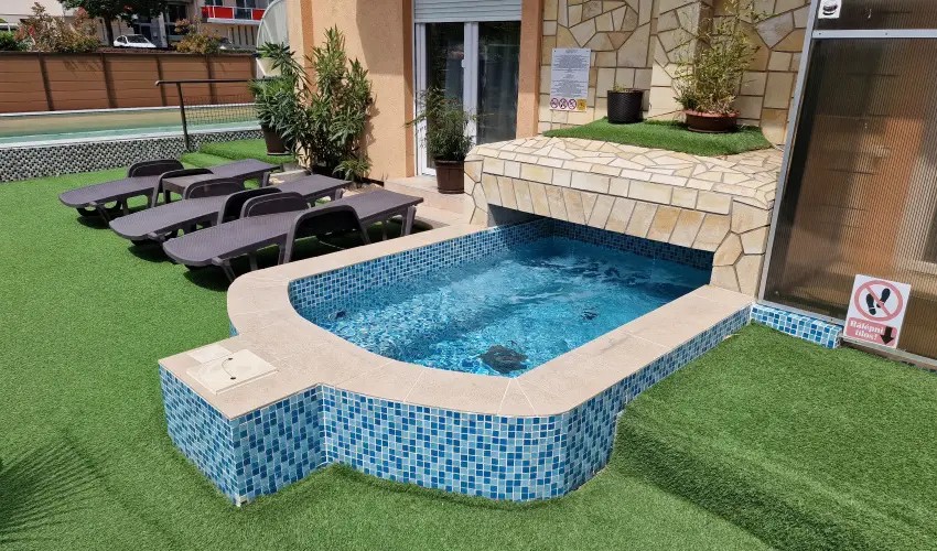 Napsug�r Apartmanh�z Si�fok - P�nk�sd (min. 2 �j)