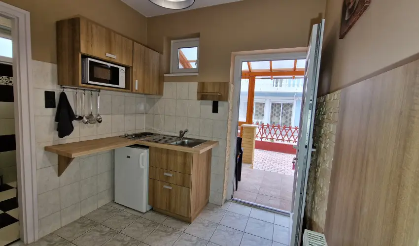 Napsug�r Apartmanh�z Si�fok - P�nk�sd (min. 2 �j)